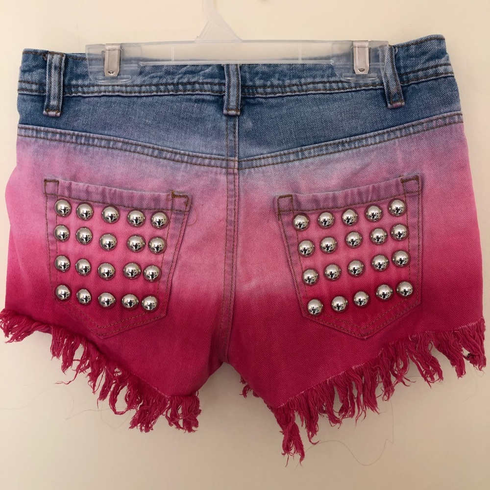 Shorts - Picture 2 of 3